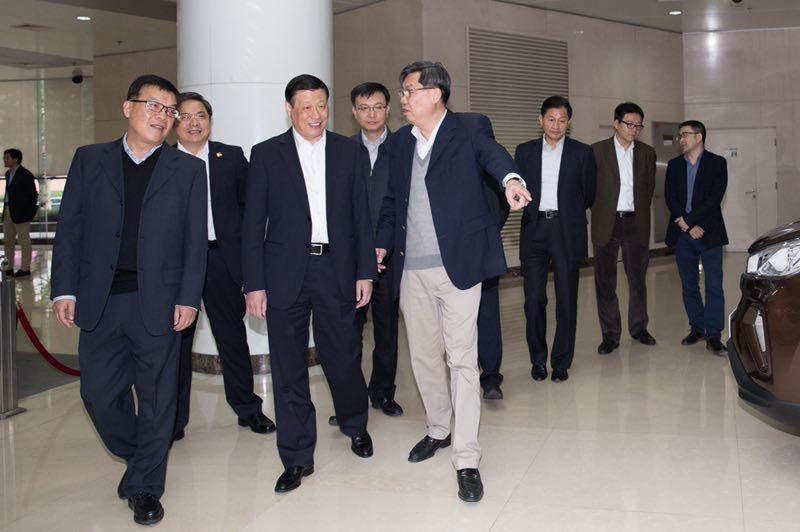 應勇調研上汽集團：實現(xiàn)可持續(xù)發(fā)展，成為世界著名汽車集團，還得靠這個