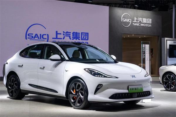 汽車(chē)行業(yè)加速變革，上汽集團(tuán)迎“潮”而上