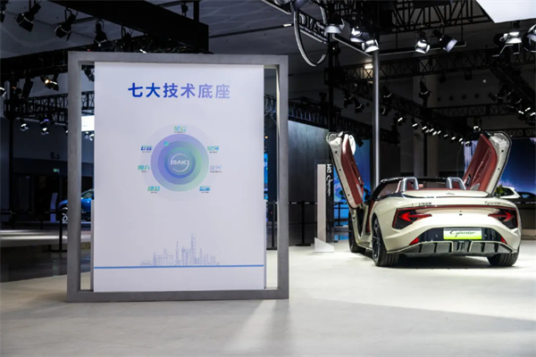 專訪賈健旭：以“新范式”破局，重構中國汽車新坐標