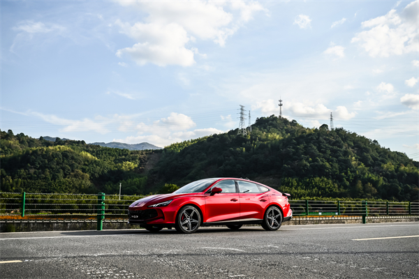 B級運動轎車新標桿來了，MG7 2025款智能登場，限時一口價11.29萬元起